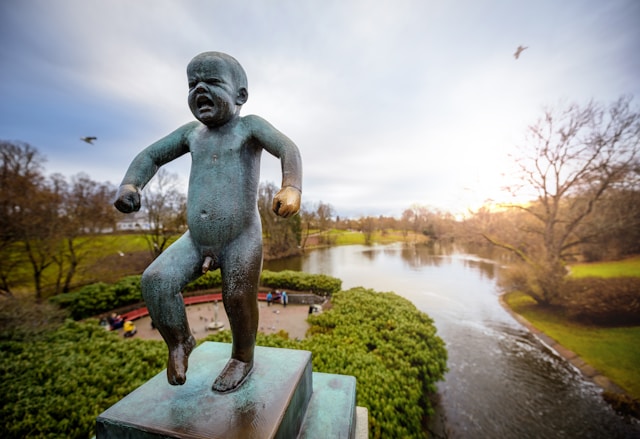 Vigeland-Sculpture-Park Oslo-Kid