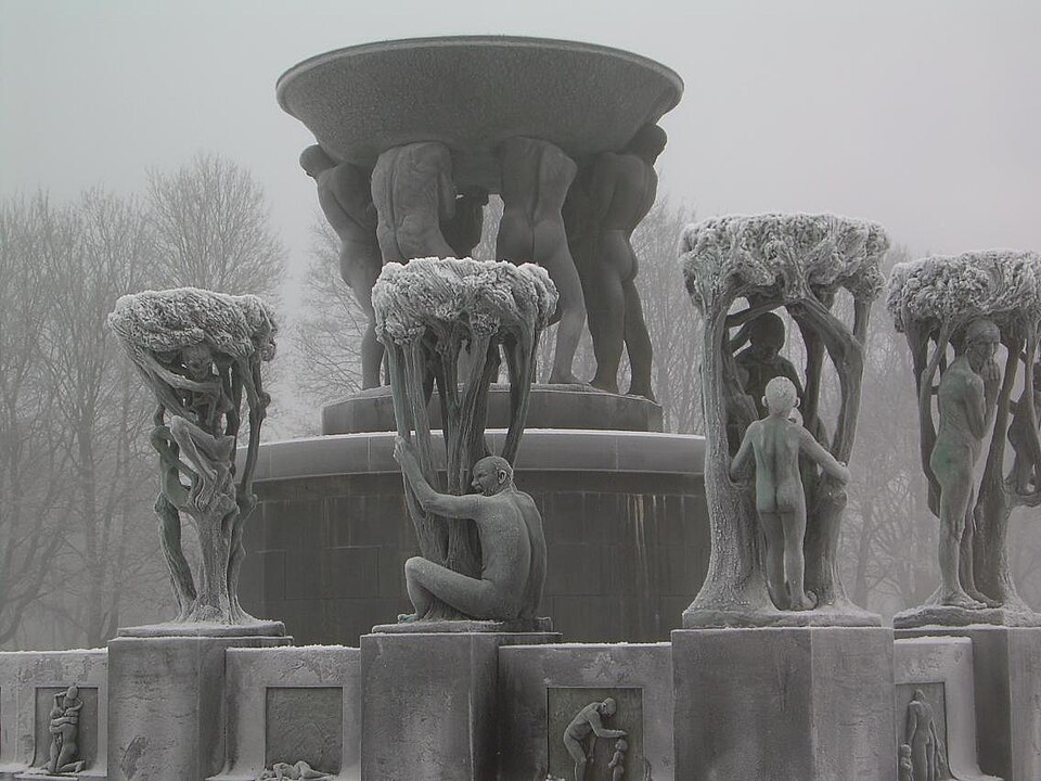 Vigeland-Sculpture-Park-Oslo-black_white