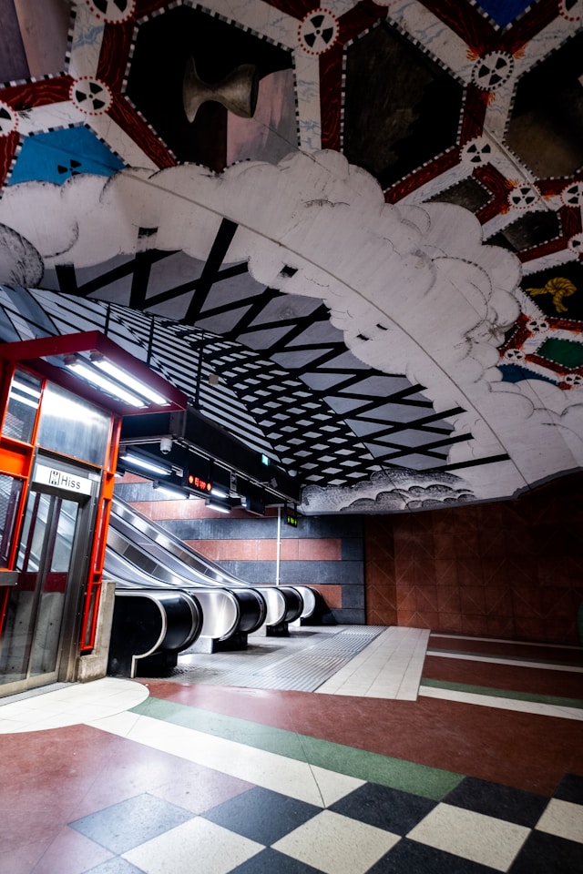 Stockholm-Metro-Art-Escalators-Mosaics