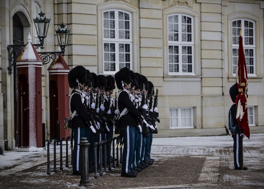 Copenhagen-Weekend-Itinerary-48-Hours-to-Explore-the-Danish-Capital-soldiers
