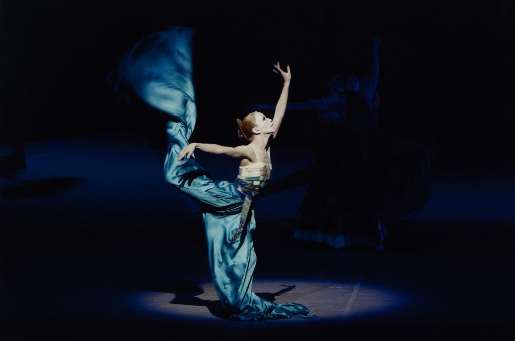 The-Little-Mermaid-Statue-Copenhagen-ballet-performance