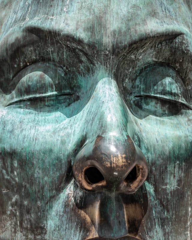 The-Little-Mermaid-Statue-Copenhagen-bronze-material