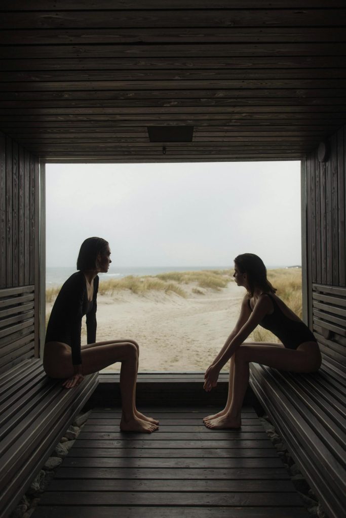 sauna-inside-women-Finland