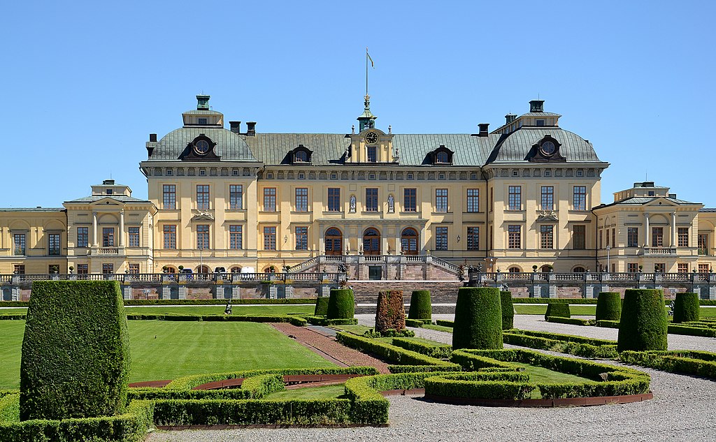 Baroque-gardens-Drottningholm-Palace-Pudelek-author.jpg