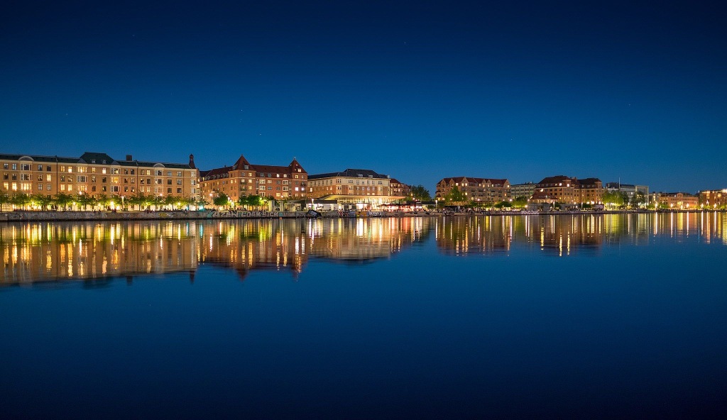 Canal-waterfront-by-night-Vesterbro-Copenhagen-Denmark
