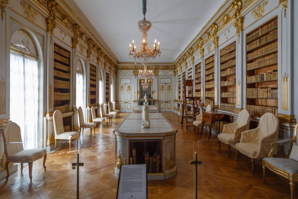 Drottningholm-palace-Stockholm-inside