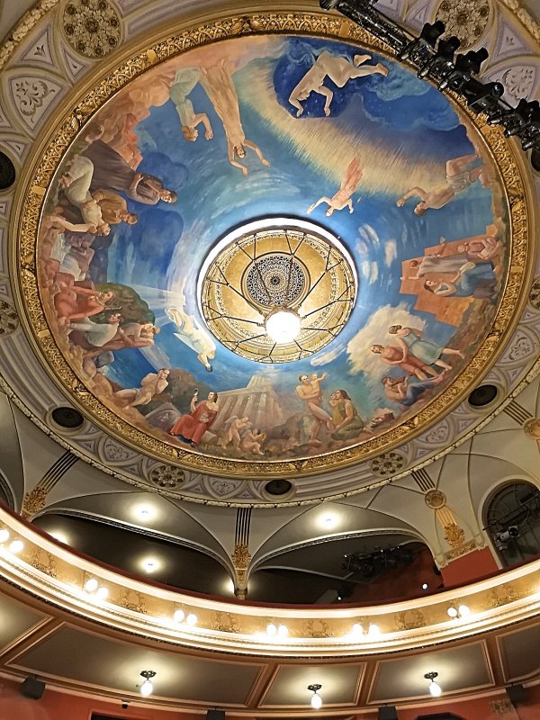 Finnish-National-Theatre-Helsinki-inside