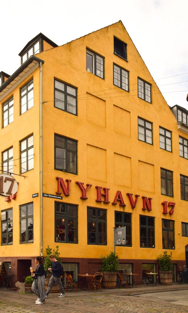 Nyhavn-Harbor-Copenhagen-restourants