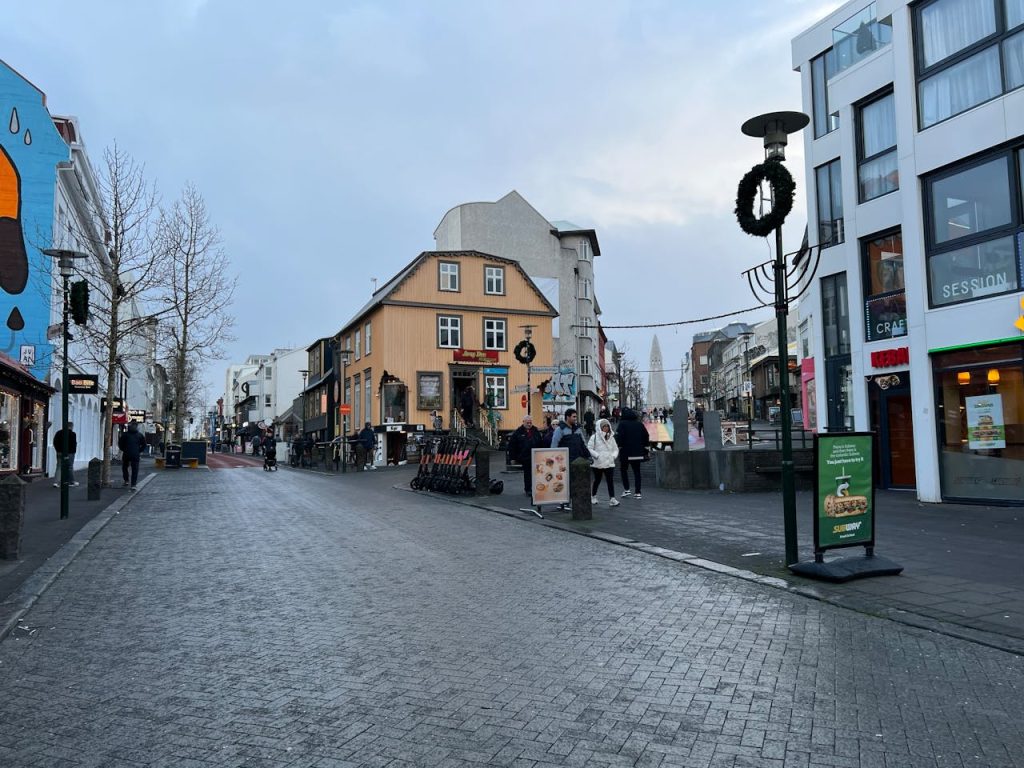 Reykjavik-street-walking